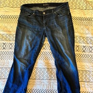 Silver Suki midrise straight leg jean 18/33